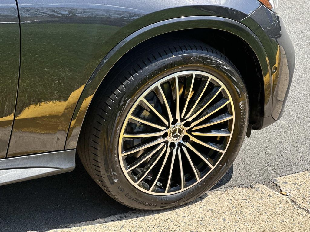 Thumbnail: 2024 Mercedes-Benz GLC - 18