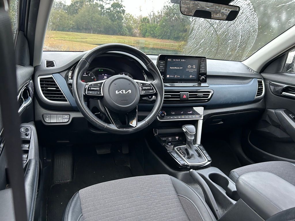 Thumbnail: 2023 Kia Seltos - 12