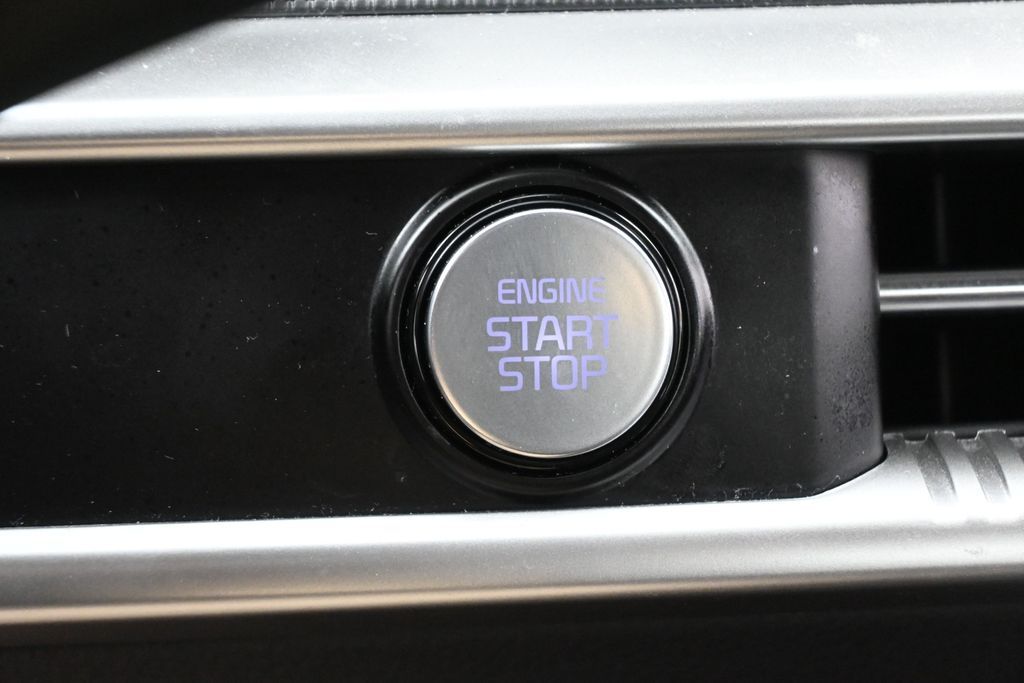 Used 2024 Everlasting Silver Kia LXS image 26