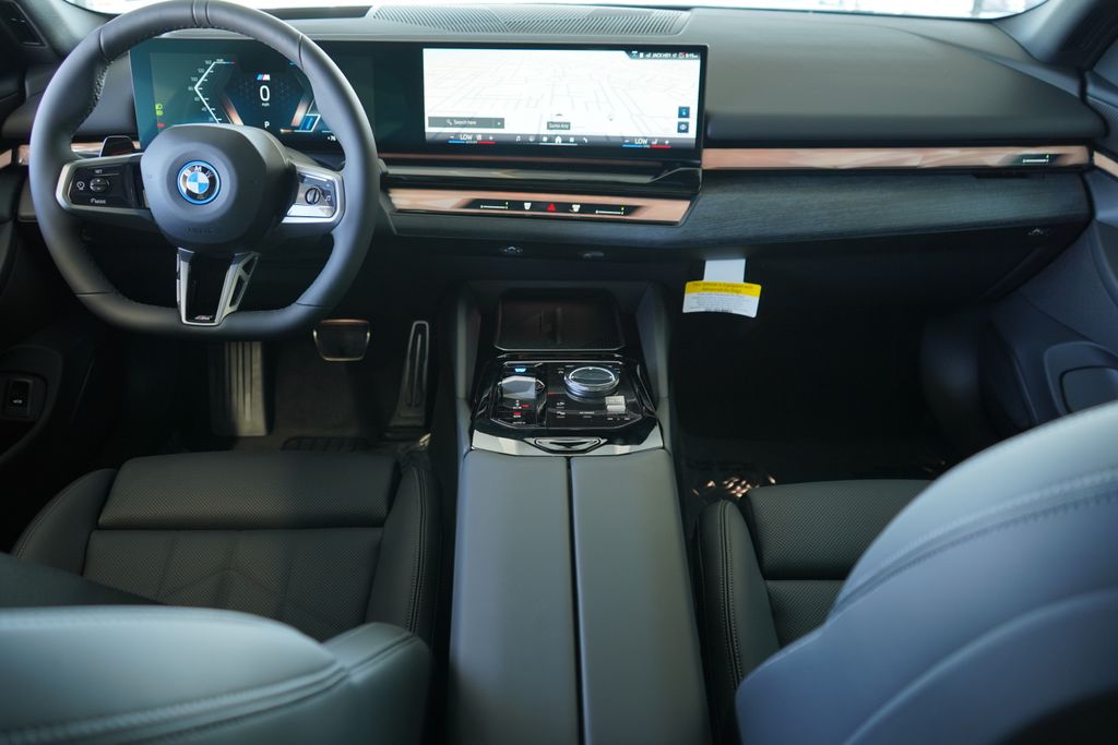 Thumbnail: 2026 BMW i5 - 14