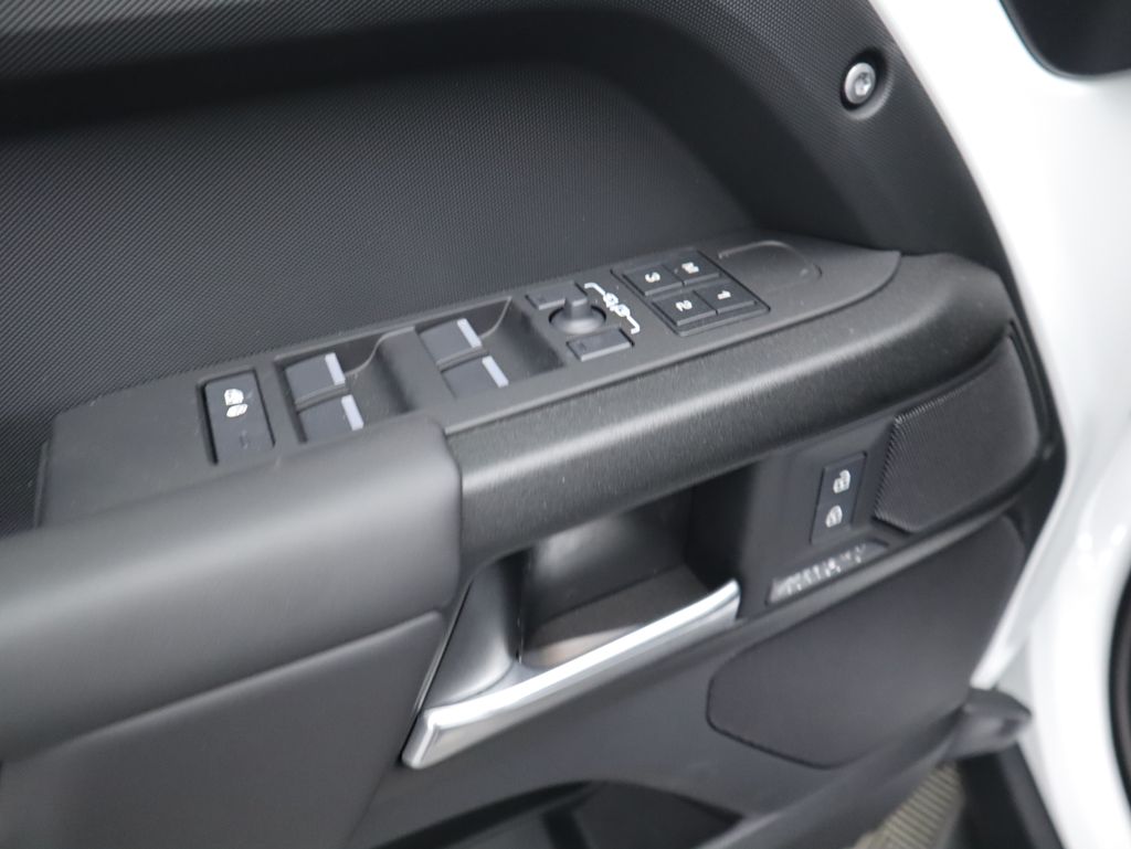 Thumbnail: 2025 Land Rover Defender - 24