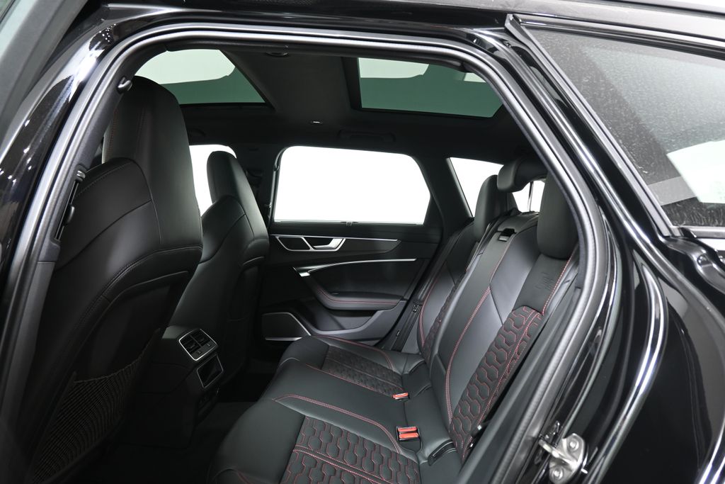 Thumbnail: 2026 Audi RS 6 - 28