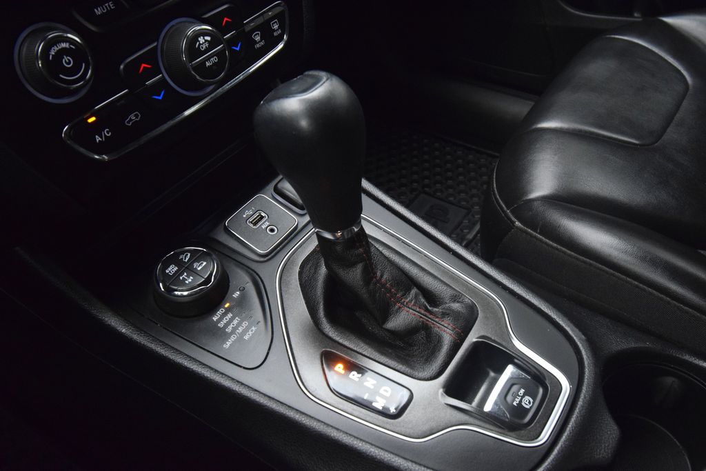 used 2019 Jeep Cherokee car, priced at $14,000