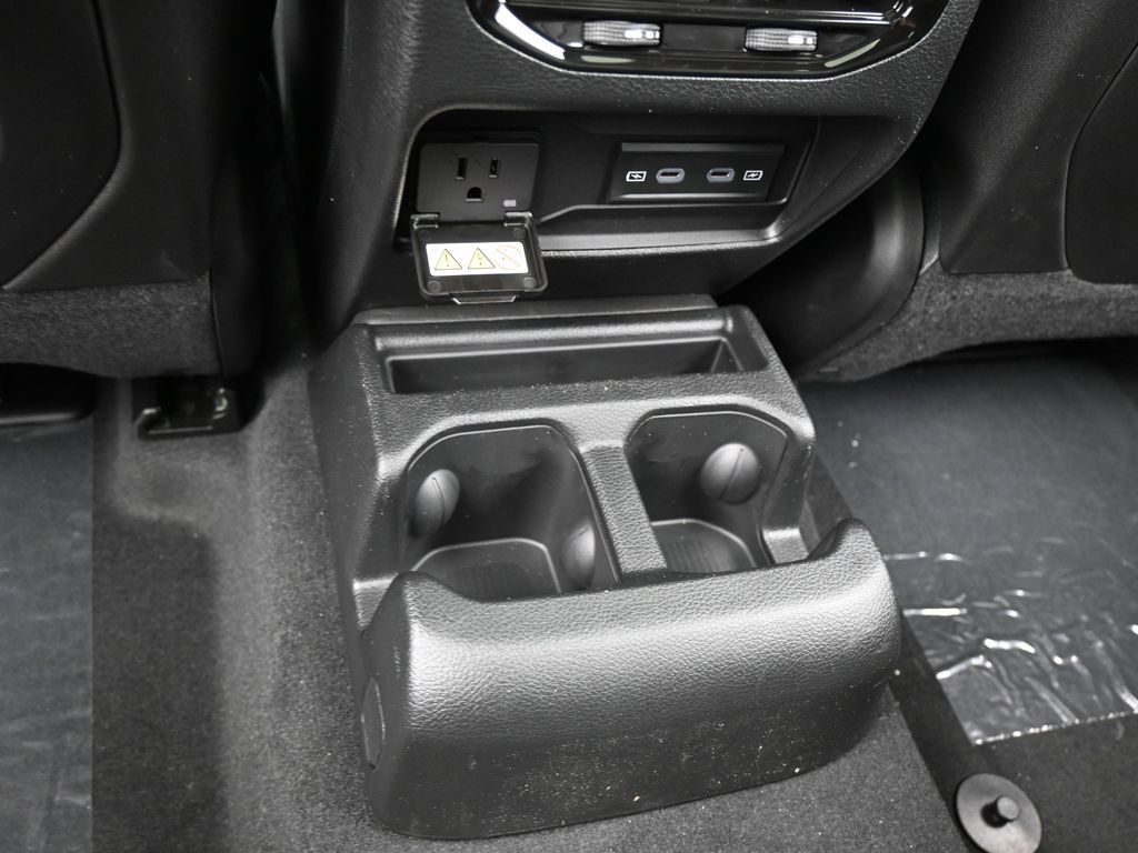 New 2026 Diamond Black Crystal Pearlcoat Jeep Limited image 34