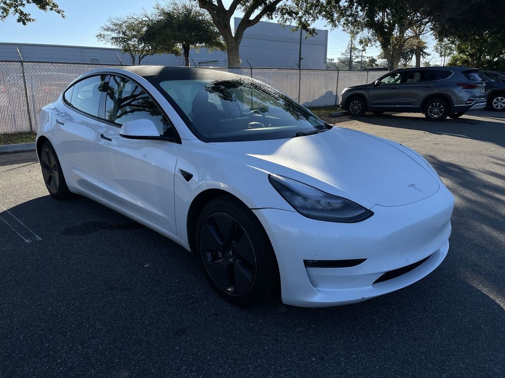 2021 Tesla Model 3 Base's photo