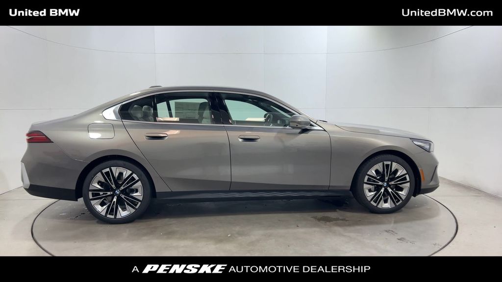 Thumbnail: 2026 BMW 5 Series - 9