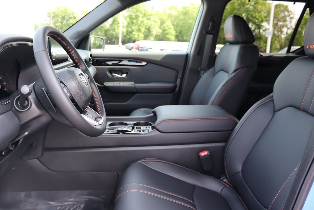 Thumbnail: 2025 Honda Pilot - 32