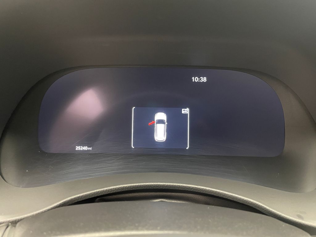 Thumbnail: 2023 Toyota Highlander - 24