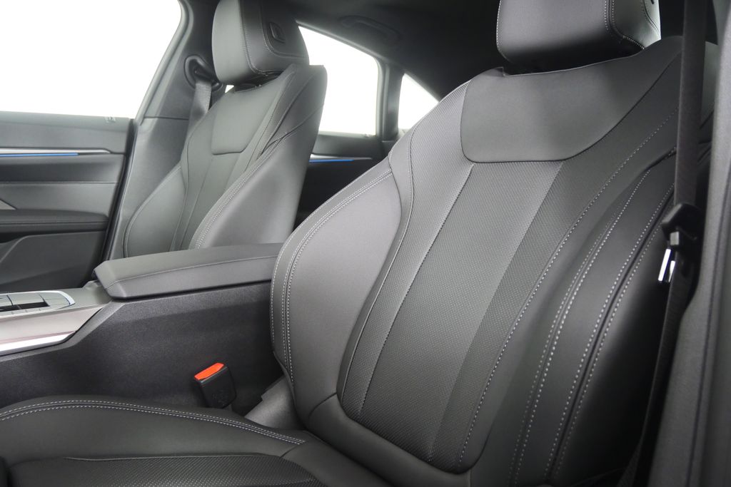 Thumbnail: 2026 BMW i4 - 11