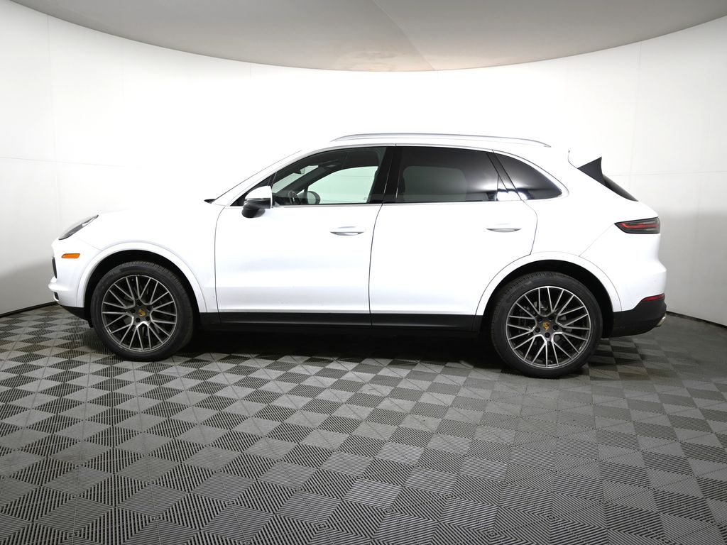 Thumbnail: 2022 Porsche Cayenne - 2