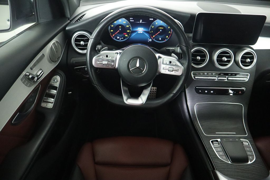 2021 Mercedes-Benz GLC 300 10