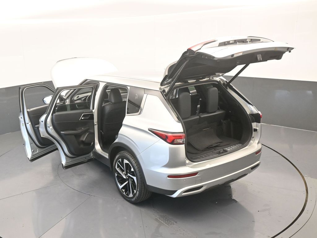 Used 2022 Alloy Silver Metallic Mitsubishi SE image 77