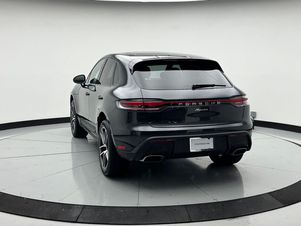 Thumbnail: 2025 Porsche Macan - 3