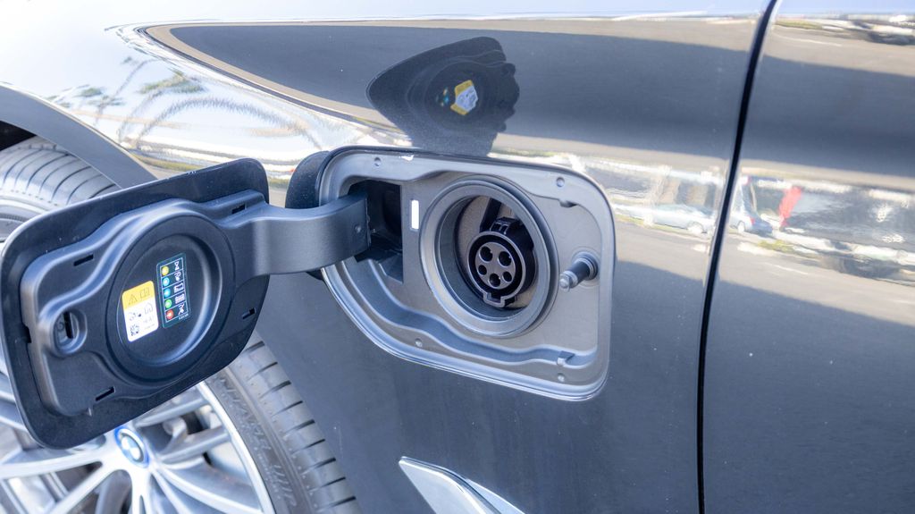 Used 2023 BMW 5 Series 530e iPerformance 4D Sedan