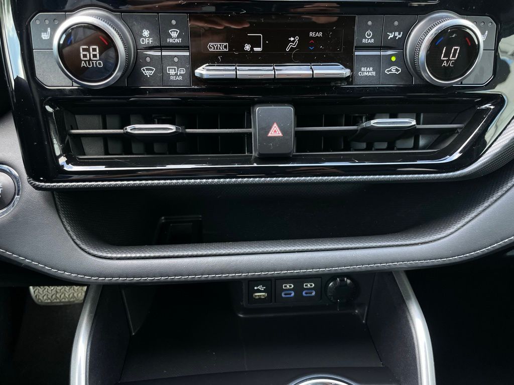 2022 Toyota Highlander XSE 18