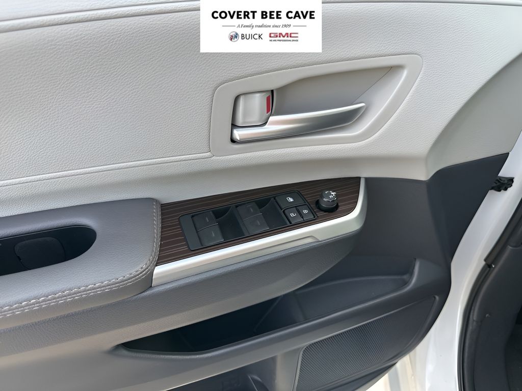 Used Car 2024 Toyota Sienna  Xle For Sale Under $80,000 In Austin, Texas