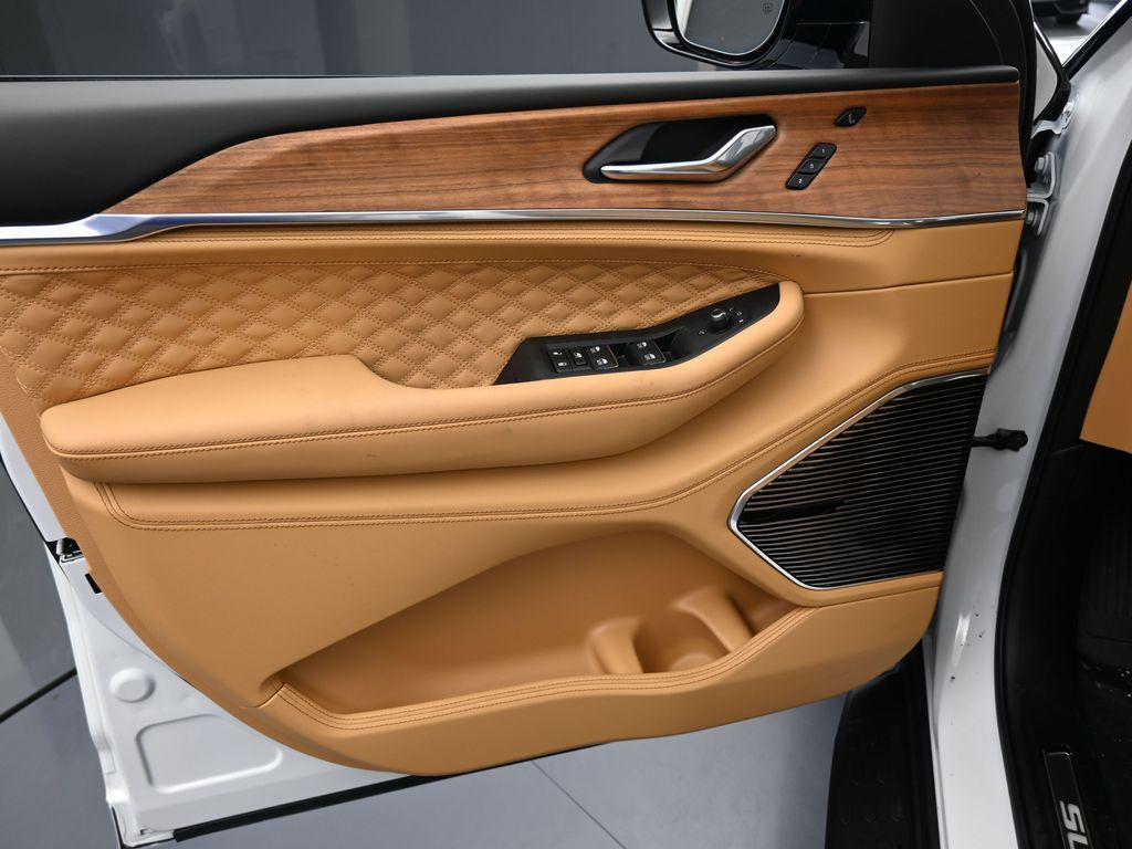 New 2025 Bright White Clearcoat Jeep Summit image 13