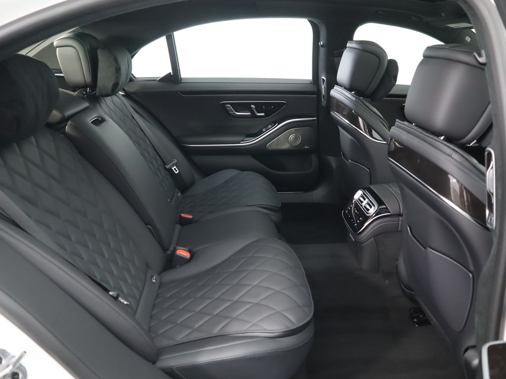 Thumbnail: 2025 Mercedes-Benz S-Class - 24