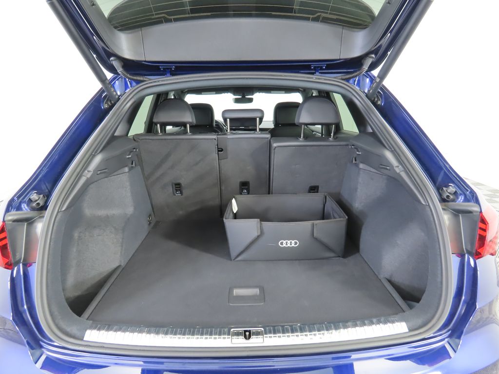 Thumbnail: 2023 Audi Q3 - 26