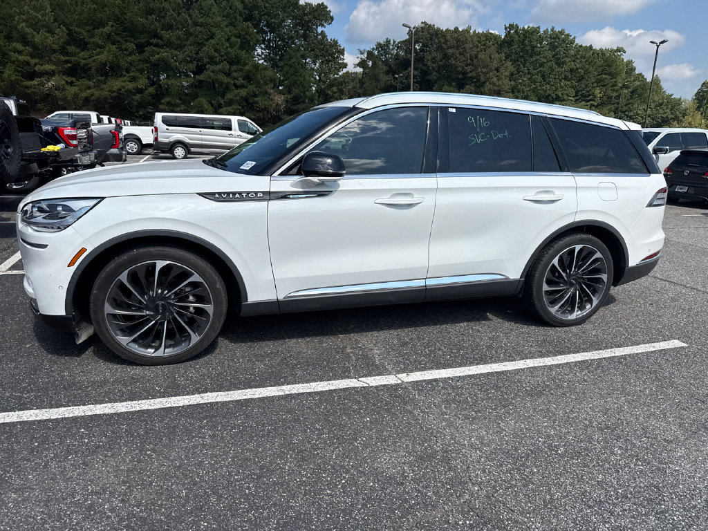 2020 White Lincoln Aviator Reserve AWD SUV