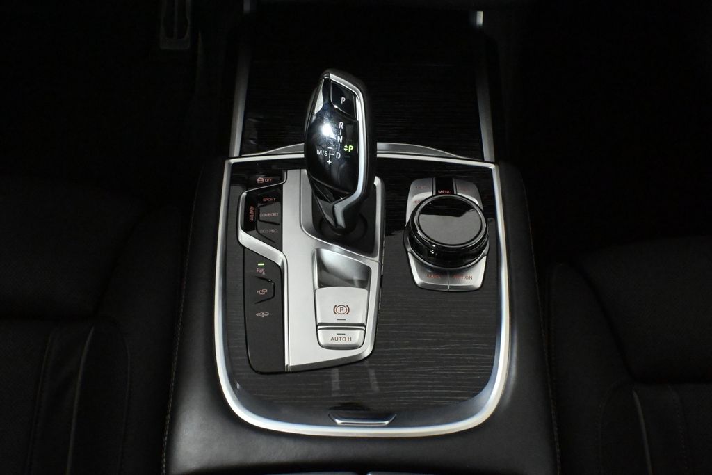 2021 BMW 7 Series 740i xDrive 26