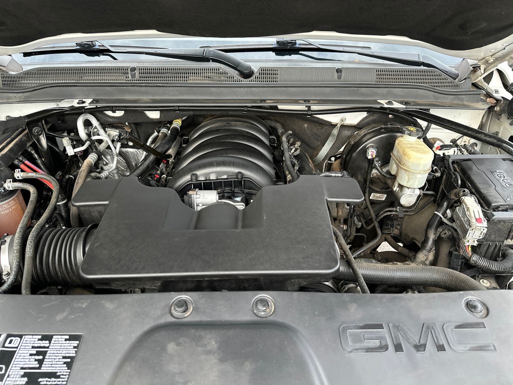 Used 2020 White GMC SLT image 15
