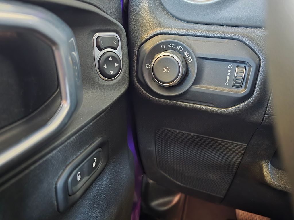 Thumbnail: 2023 Jeep Wrangler - 19