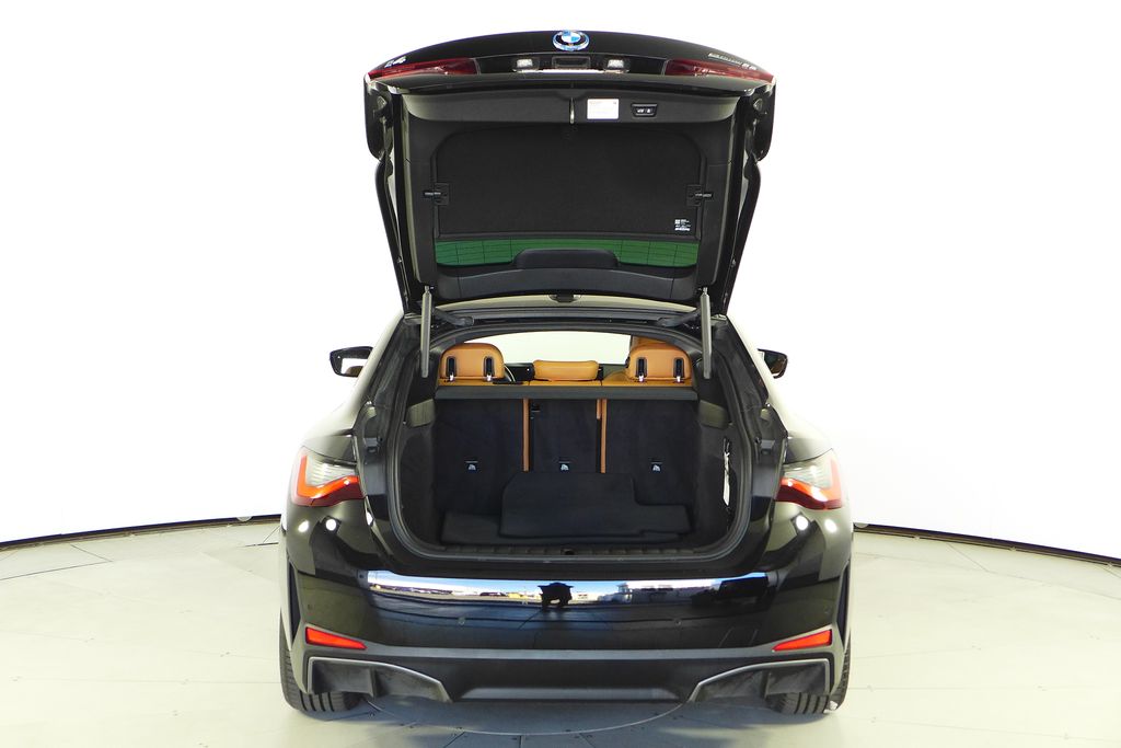 Thumbnail: 2023 BMW i4 - 10