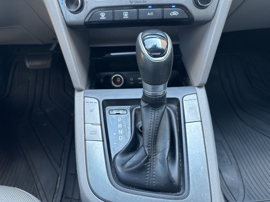 Thumbnail: 2018 Hyundai Elantra - 14
