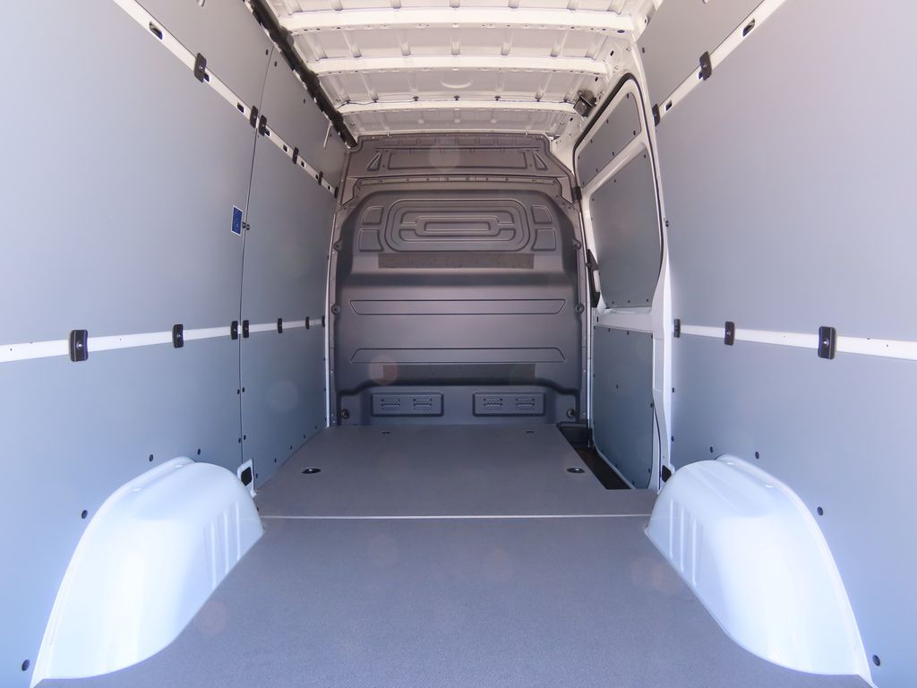 Thumbnail: 2025 Mercedes-Benz Sprinter - 29