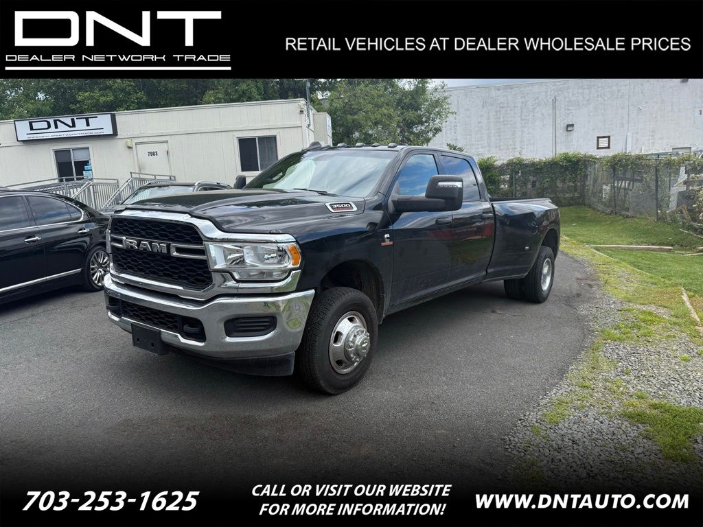 Diamond Black Crystal Pearlcoat 2024 RAM 3500 Tradesman Crew Cab LB DRW 4WD Pickup Truck Four-Wheel Drive 6-Speed Automatic