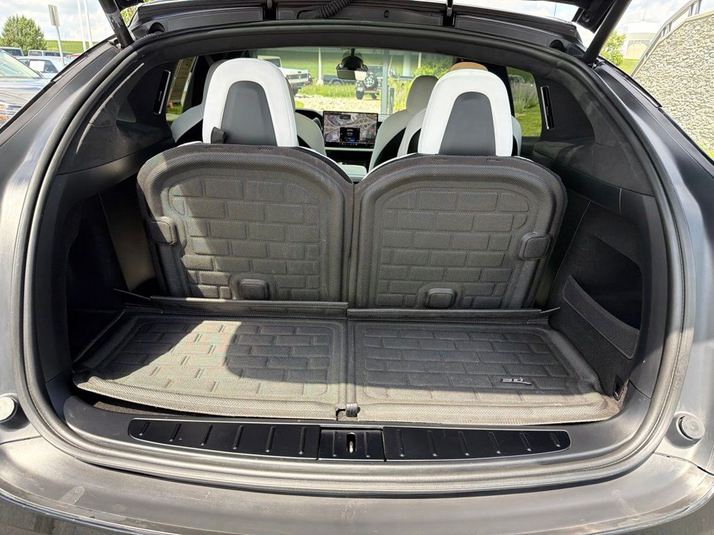 Used 2022 Black Tesla Plaid image 16