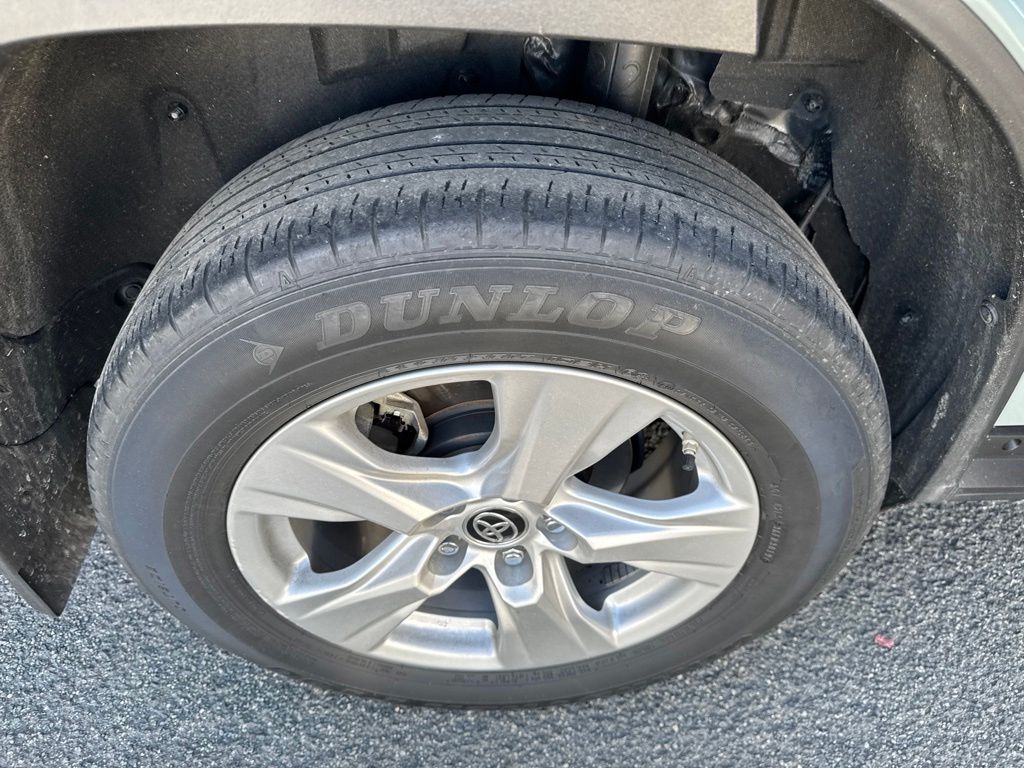 Thumbnail: 2019 Toyota RAV4 - 16