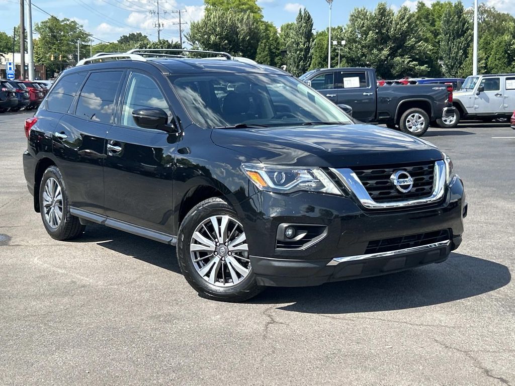 2018 Nissan Pathfinder SV