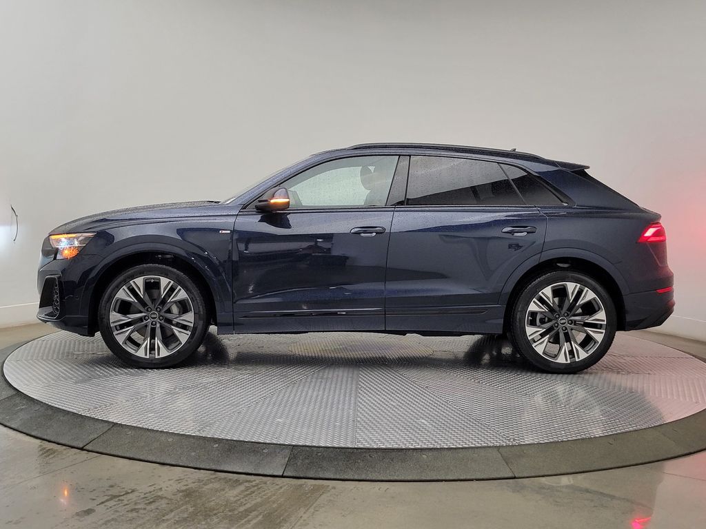 Thumbnail: 2026 Audi Q8 - 3