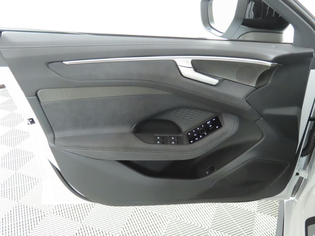 Thumbnail: 2026 Audi A6 - 27
