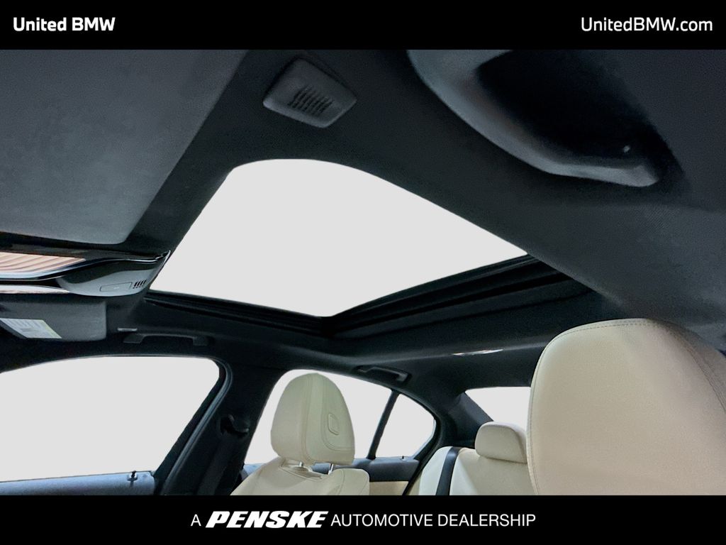 Thumbnail: 2023 BMW 3 Series - 12