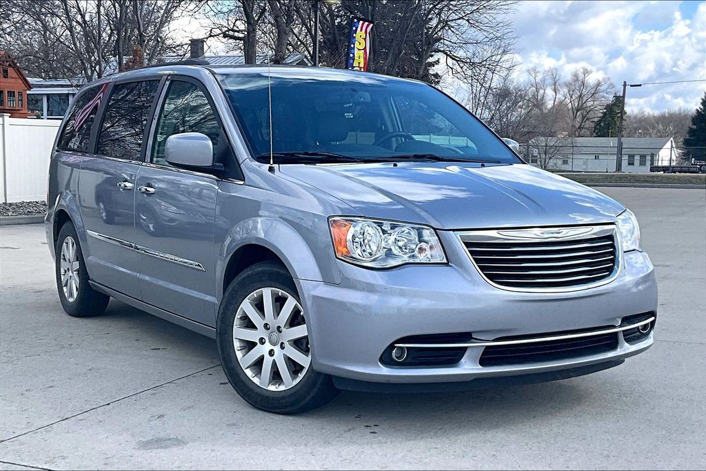 2015 Chrysler Town & Country Touring FWD