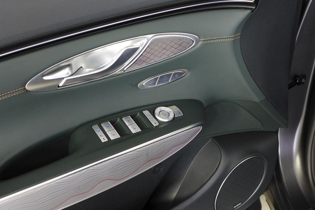 2023 Genesis GV70 2.5T 12