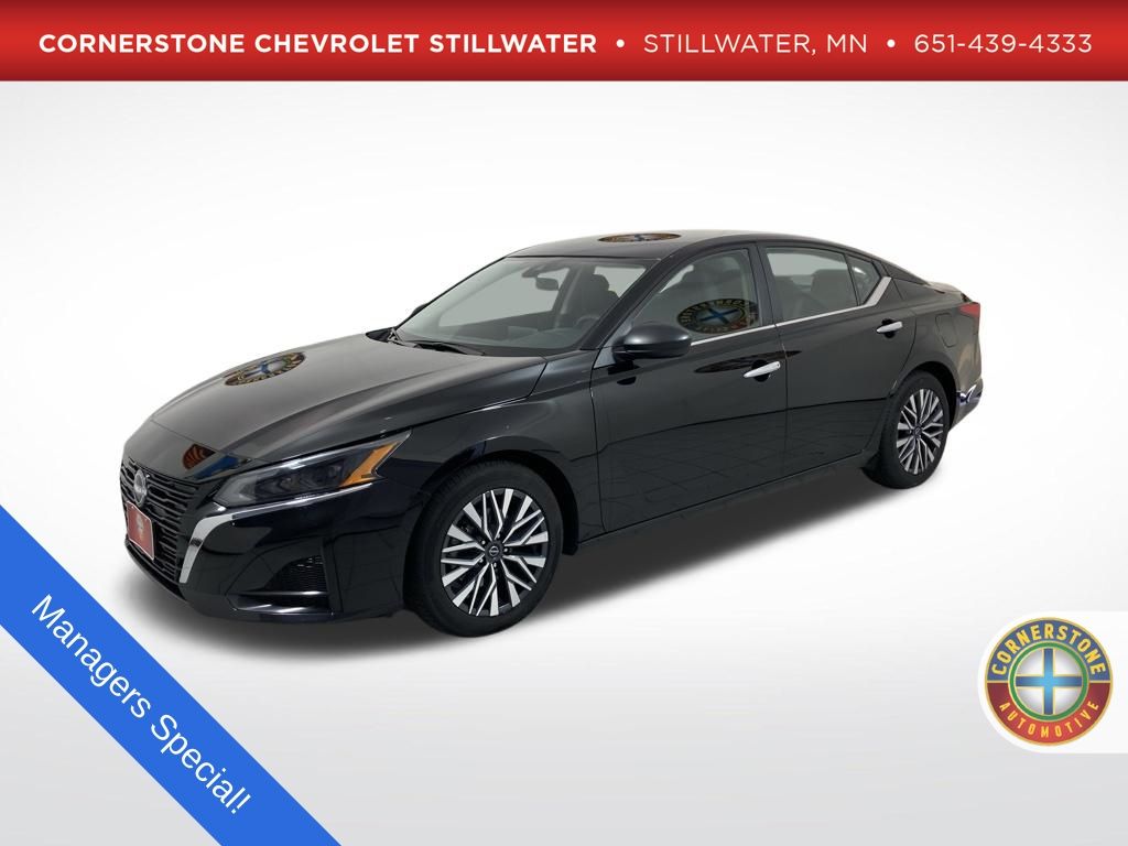 Super Black Clearcoat 2025 Nissan Altima Sedan Front-Wheel Drive Continuously Variable Transmission