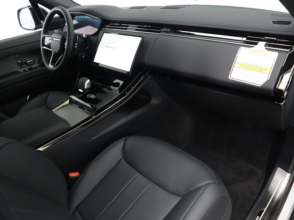 Thumbnail: 2025 Land Rover Range Rover Sport - 18