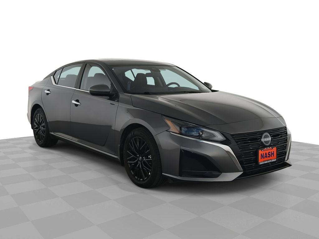 Gray (Gun Metallic) 2025 Nissan Altima 2.5 SV FWD Sedan Front-Wheel Drive Continuously Variable Transmission