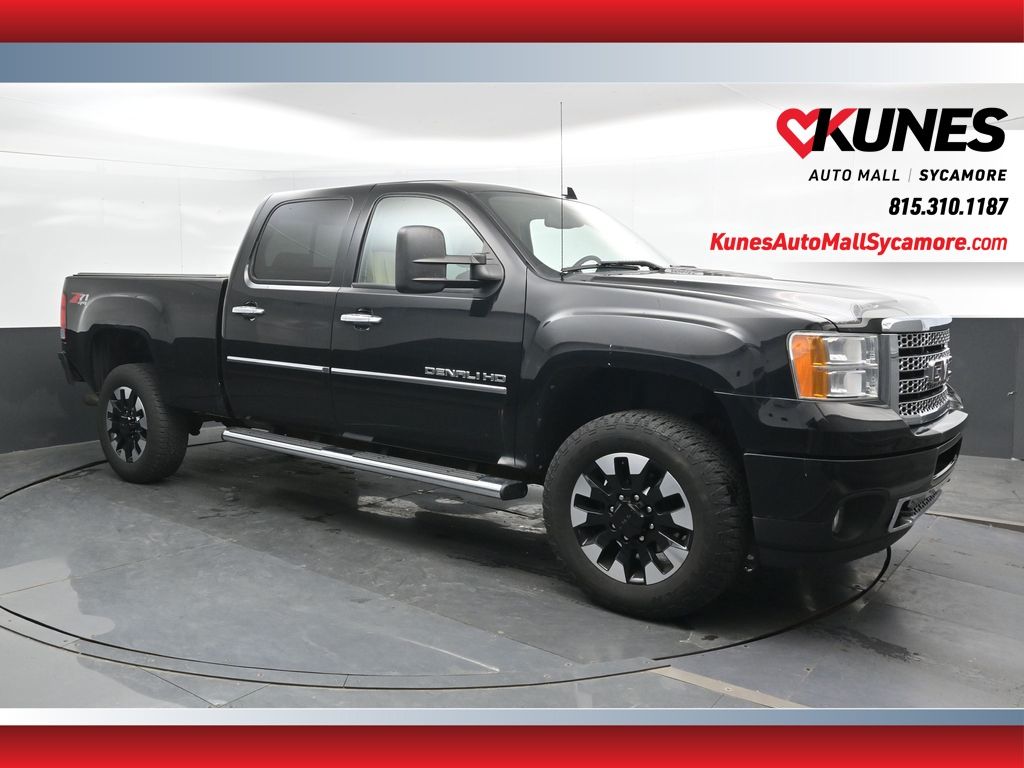 Onyx Black 2011 GMC Sierra 2500HD Pickup Truck Four-Wheel Drive 6-Speed Automatic Overdrive