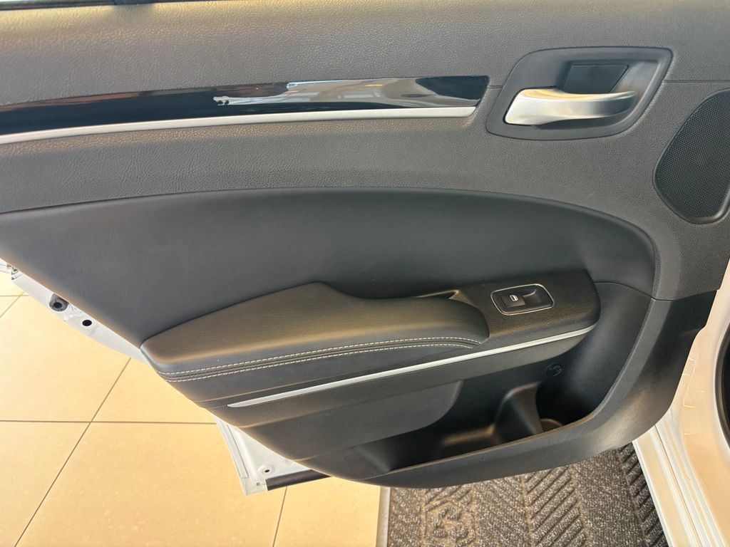 2023 Chrysler 300 S
