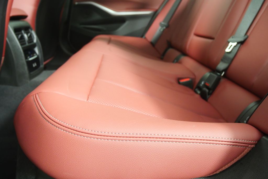 Thumbnail: 2025 BMW 3 Series - 14