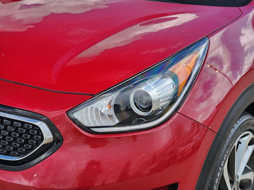 2018 Kia Niro Touring Red at Bravo Nissan