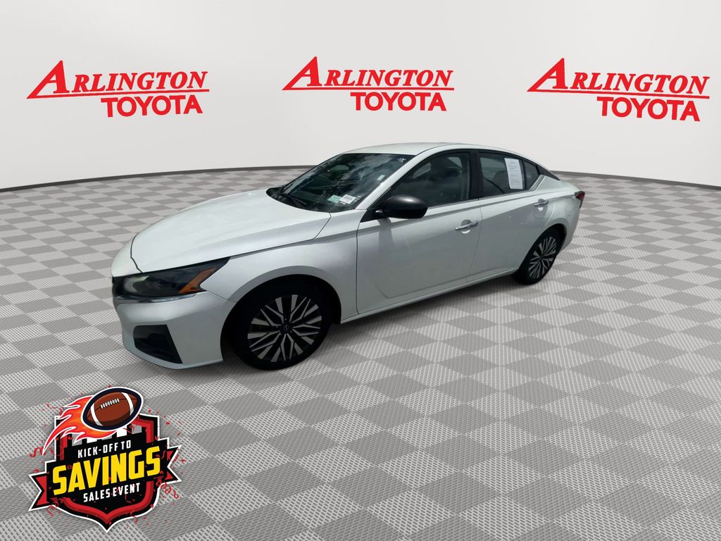 Used 2024 Nissan Altima Sedan