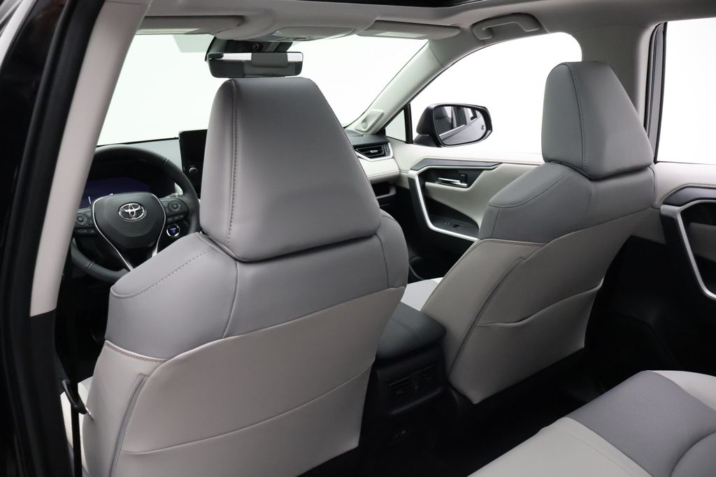 Thumbnail: 2025 Toyota RAV4 - 20