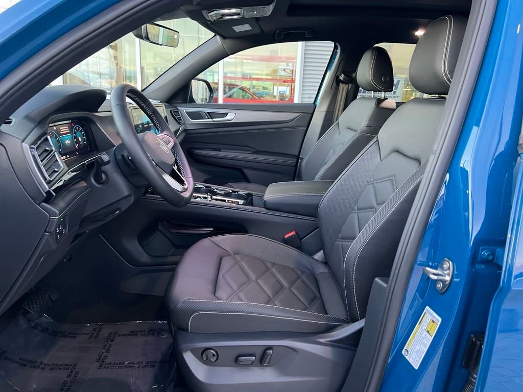 2025 Volkswagen Atlas Cross Sport 2.0T SE w/Technology photo