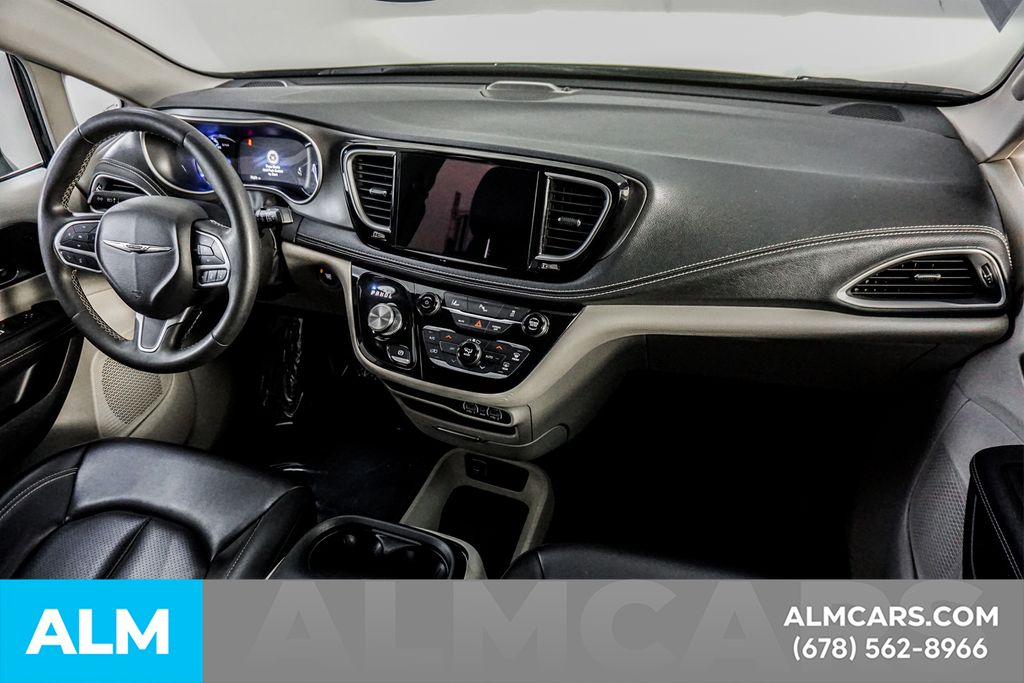 Used 2023 Black Chrysler Touring L image 23